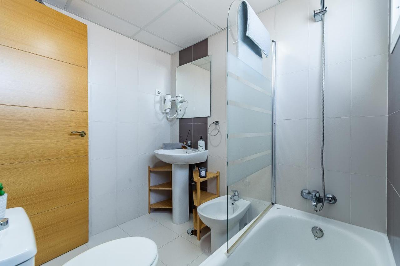 Modern Beach Apartment Valparaiso With Parking マラガ エクステリア 写真